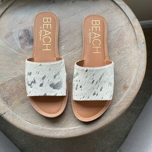 Beach By Matisse cowhide leather sandals. Size 9